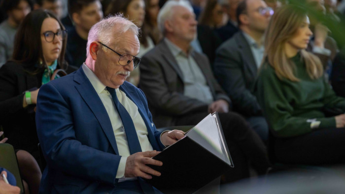 Hernádi Zsolt: csak energiafüggőséget váltott Európa