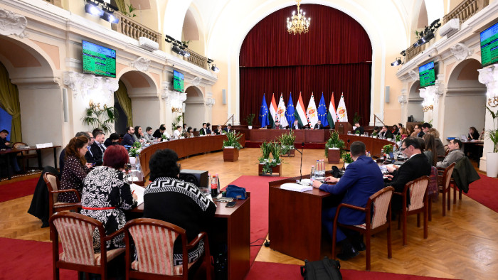 A Fővárosi Közgyűlés döntött az idei forrásmegosztásról és a hidak bekamerázásáról