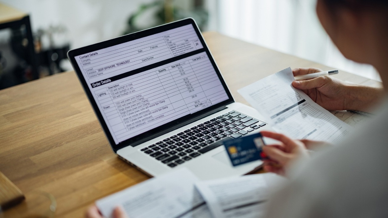 Kiküldték a bankok az éves díjkimutatást, amiből kiderül, érdemes-e bankszámlát váltani