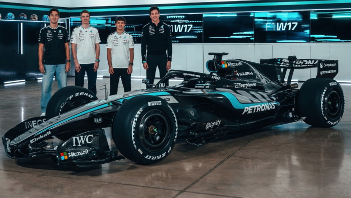 F1-es szakíró: az első tesztek után is a Mercedes a favorit, a sztártervező pedig most az Aston Martinnál alkotott egyedit