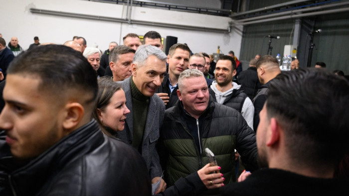 Lázár János: három befektetővel tárgyalunk a Dunaferr megmentéséért