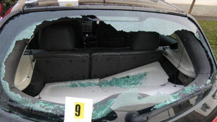 Akkumulátorokért tört föl autókat Gyöngyösön