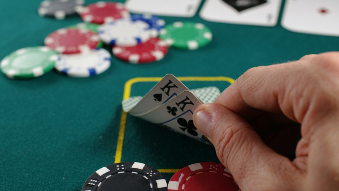 Igazi all-in: végül a rendőrség vitt mindent a pókerpartin