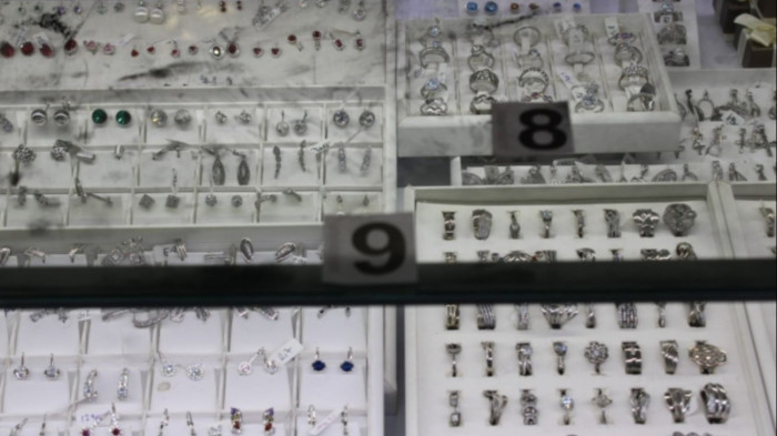 Ellopott 64 aranygyűrűt: letartóztattak egy ékszertolvajt Miskolcon