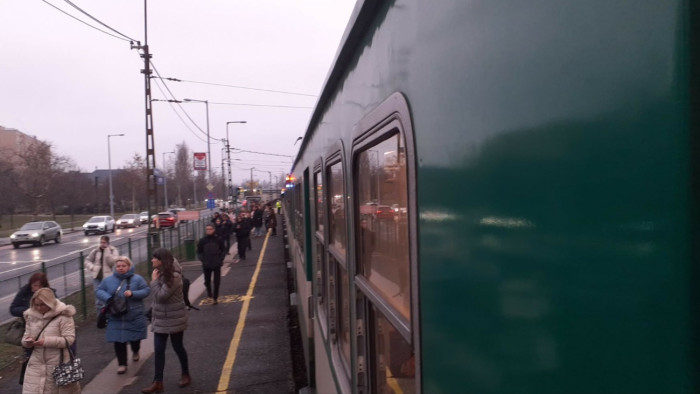 Mentőre várt a szentendrei HÉV