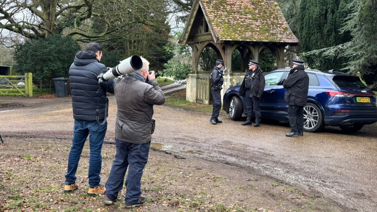 Bejelentést tett a brit uralkodó öccse őrizetbe vétele kapcsán