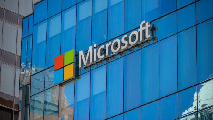 Tízezer évig tudja tárolni az adatokat a Microsoft új üveglapja
