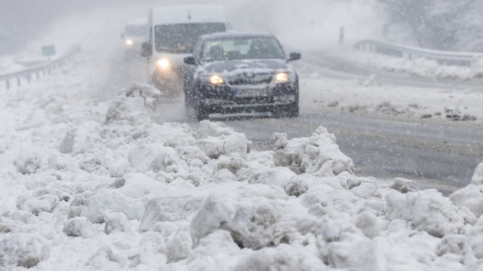 Autóval megközelíthetetlen egy határállomás Szlovénia felé, de másutt is baj van