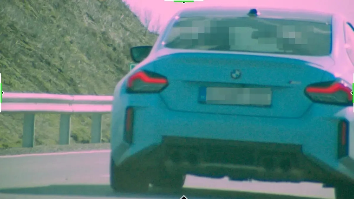 Ilyen színű autóval csak száguldozni lehet?