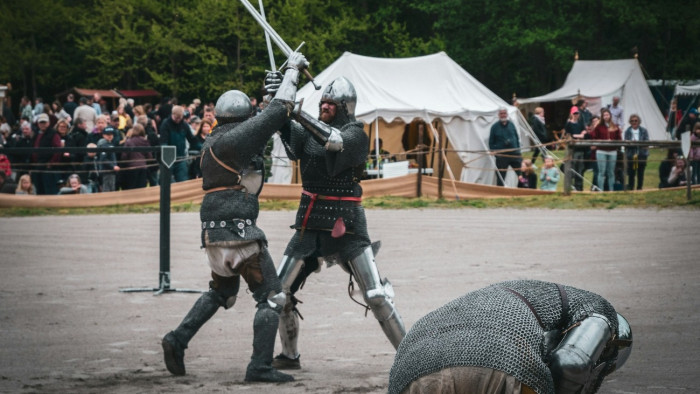 Kisgyereket talált arcon az elrepült buzogány egy győri lovagi tornán – fotók