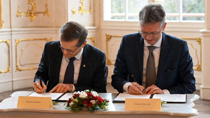Krausz Ferenc: a versenyképesség kulcsa a csúcskutatás – 25 évre szóló megállapodást kötött a kormány