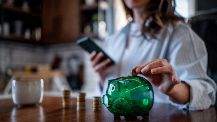 Nem marad megtakarítás hó végére? Megoldás lehet a digitális persely