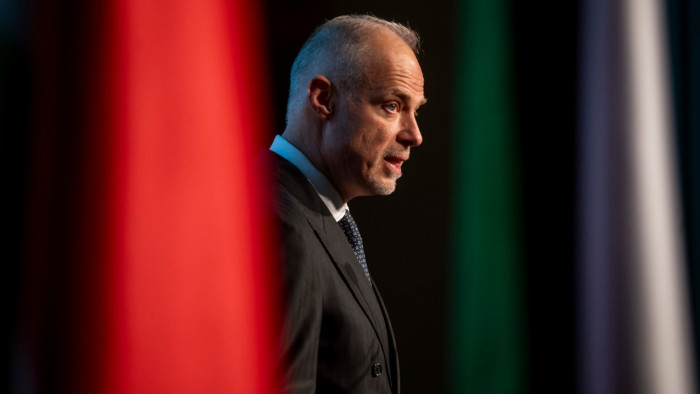 Kiterjesztik a „fegyverpénzt” – minden honvédelmi alkalmazott kap egyhavi juttatást