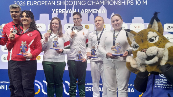 Újabb magyar arany a sportlövő-Eb-n – A „túrázó legény” segített triplázni Major Veronikának