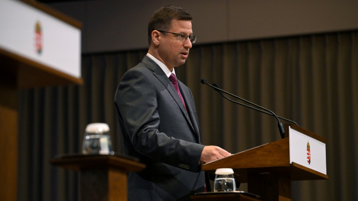 Bejelentések a kormánytól