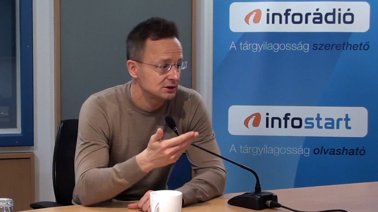 Szijjártó Péter az ukrán pénzszállítók ügyéről: „fel kell tennünk a kérdést, nem a háborús maffia pénzéről van-e szó”