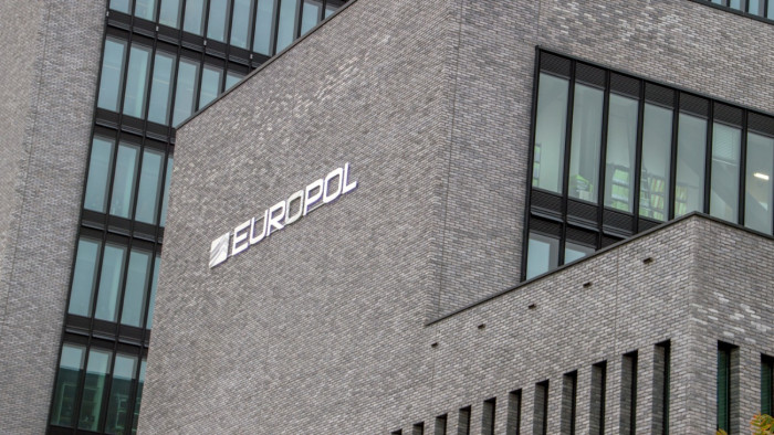 Nőket kihasználó ukrán pénzmosó hálózatra csaptak le