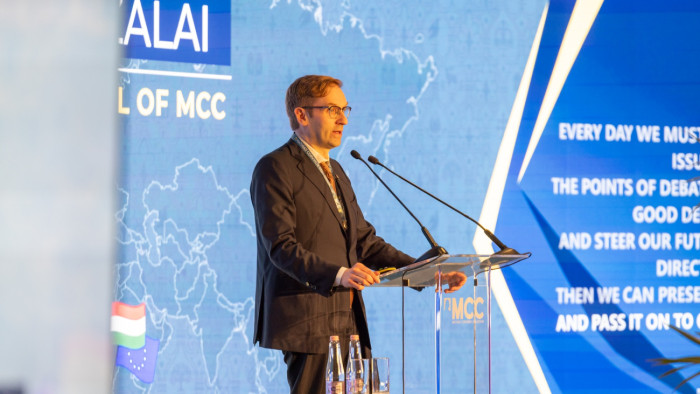 MCC-konferencia: képes-e felvenni a küzdelmet Európa?
