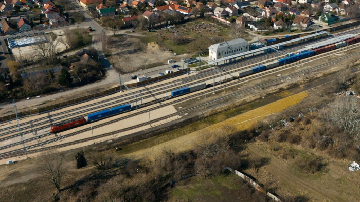 Végigsuhant a félszázadik tehervonat a Budapest–Belgrád vonalon