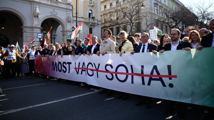 Tisza Párt-sajtótájékoztató este 9 előtt: hatalmas felhatalmazással lehet majd kormányt alakítani