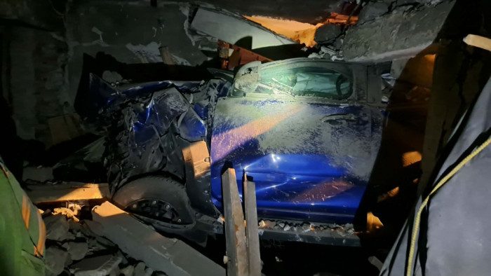 Családi házba rohant egy autó Bugyi határában, lakhatatlanná vált az épület – képek