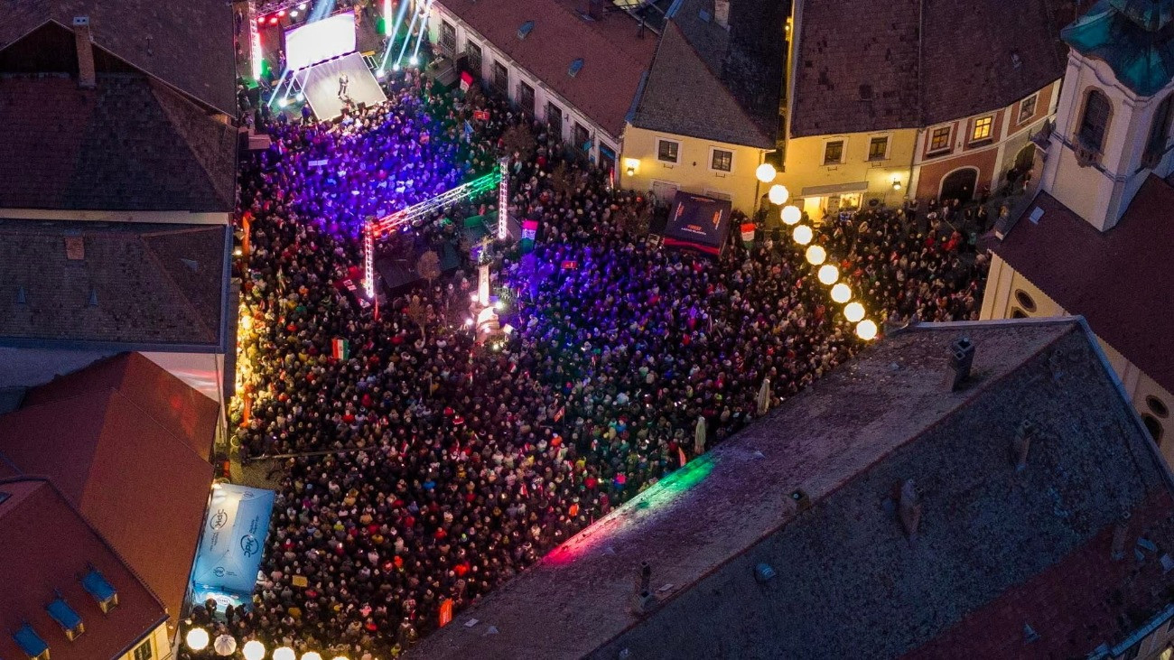 Orbán Viktor: a nemzeti összefogás az egyetlen erő, ami képes megvédeni a magyarok pénzét