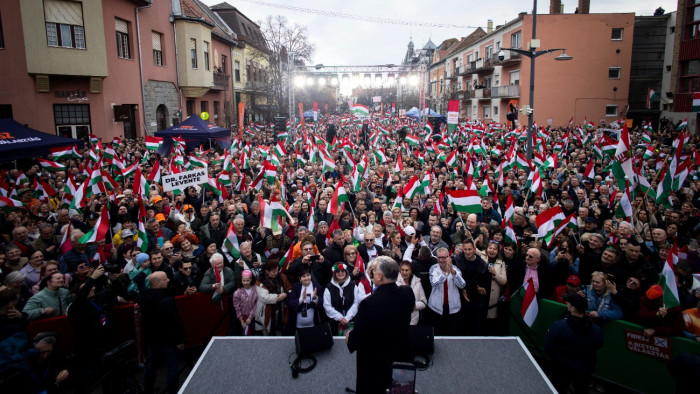 Orbán Viktor: „a haza jövőjét dühre építeni nem lehet”