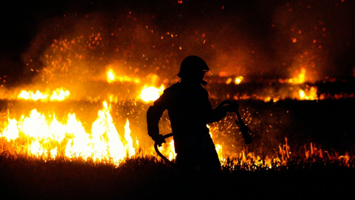 Brutális képek a hatalmas magyar nádastűzről – videó