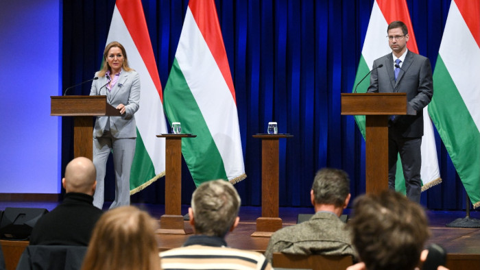 Három, Ukrajnának kémkedő személy ellen tesz feljelentést a kormány – Kormányinfó