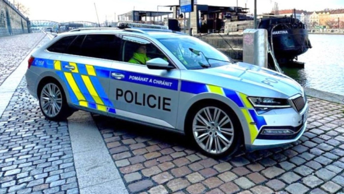 Molotov-koktélokat dobtak az orosz kulturális központra Prágában