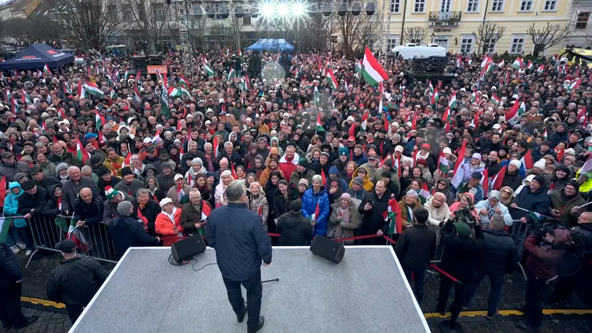Orbán Viktor Veszprémben: „sajnos, kedves tiszások, még nem jött el a ti időtök!”