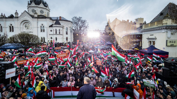 Orbán Viktor: aki Szolnokon nyer, a választást is megnyerheti