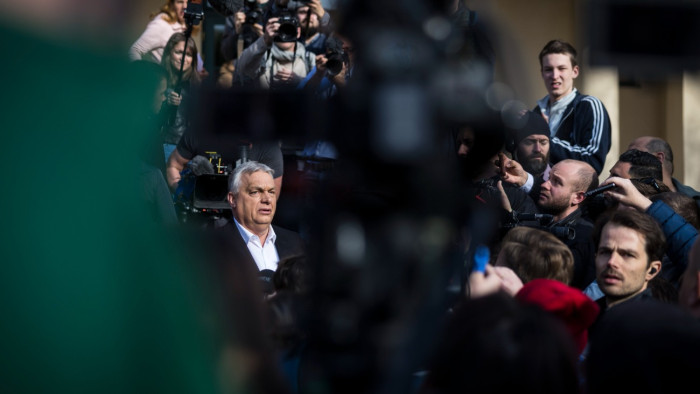 Orbán Viktor már pezsgőhűtésre szólított fel