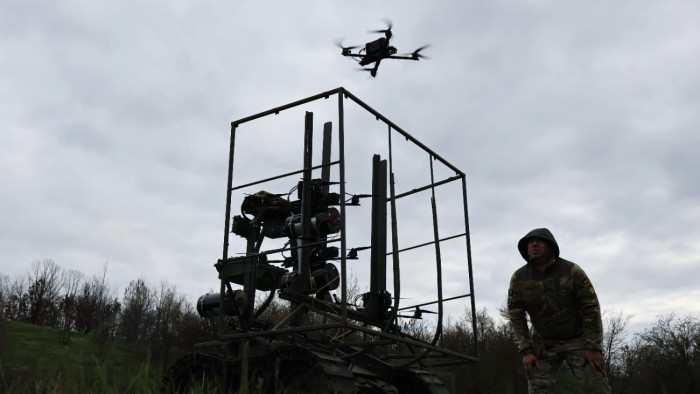 Újra és újra berepülnek orosz drónok a NATO területére