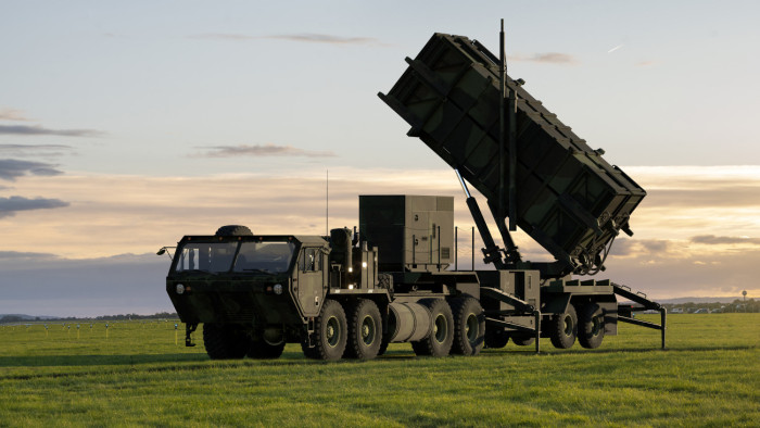 Tengeralattjárók, rakéták, drónok: röpködtek a milliárdok a NATO-csúcs előtt