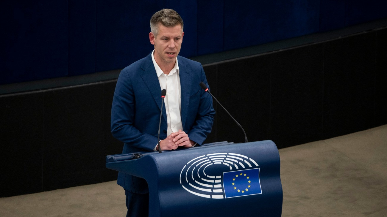 Magyar Péter még egy ideig nem szólalhat fel az Európai Parlamentben