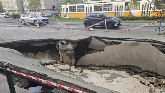 Sokáig zárva lesz a Róbert Károly körút – durva képek a helyszínről