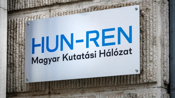 Közleményben üzent vissza a HUN-REN a főigazgatóknak