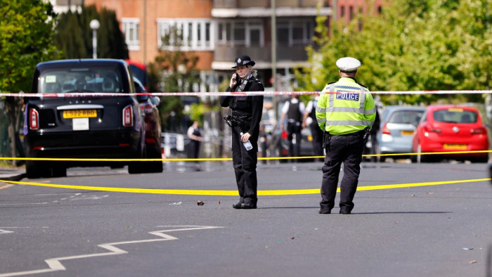 Ámokfutó késelt Londonban