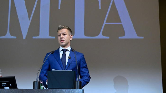 Magyar Péter a Magyar Tudományos Akadémián: a kormányzat visszatér a tudományos világot tisztelő és partnerként kezelő attitűdhöz