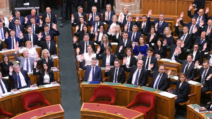 Két törvényről már szombaton döntött az új Országgyűlés