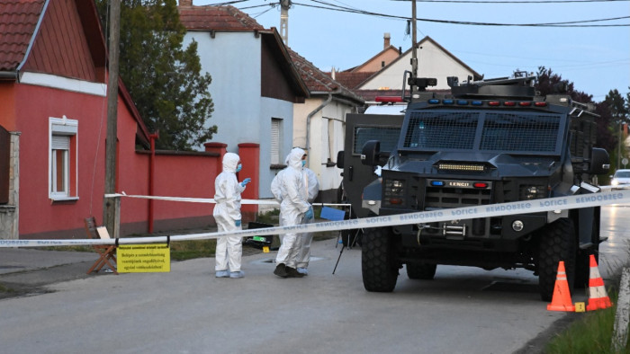 Rálőtt a TEK munkatársaira egy monori férfi, lelőtték