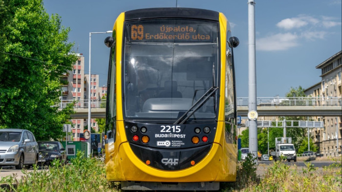 A hétvégén pótlóbuszok közlekednek az egyik forgalmas villamosvonalon