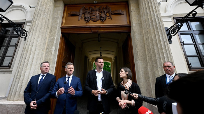 Magyar Péter: erre a hétvégére beteltek a helyek a kormányzati épületek látogatására