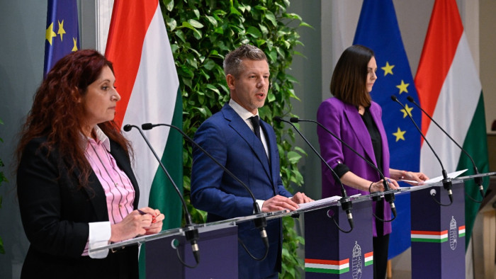 Nyilvánosságra hozza a kormány a kegyelmi ügy egyes dokumentumait – a nap hírei