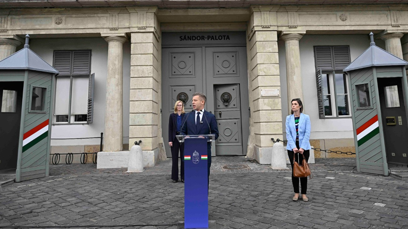 „Alaptörvény-módosítással mozdítjuk el Sulyok Tamást” – Magyar Péter a Várban