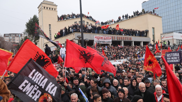 A Balkán sorsát meghatározó választást tartanak vasárnap