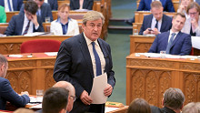 Leváltott egy kulcsfontosságú vezetőt Kapitány István miniszter