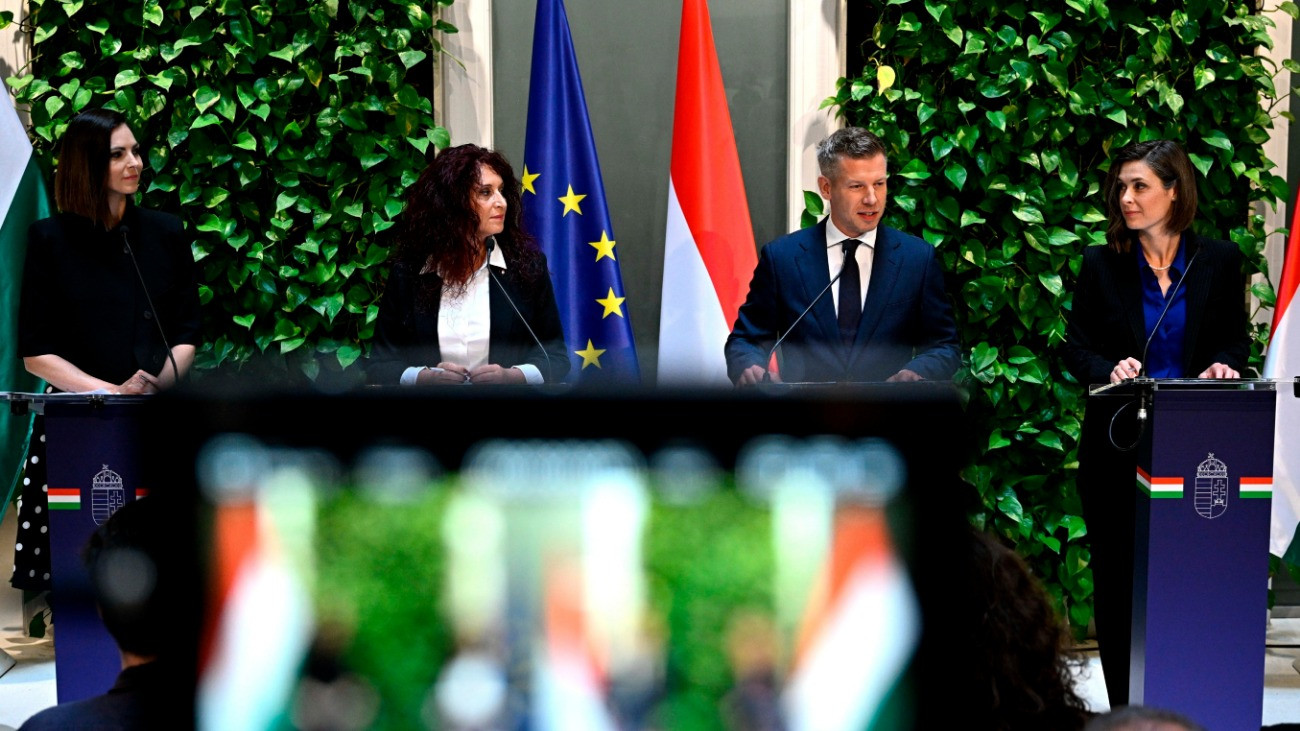 „Rajta vagyunk az állami vagyon visszaszerzésén” – kormányszóvivői sajtótájékoztató