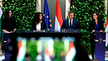 „Rajta vagyunk az állami vagyon visszaszerzésén” – kormányszóvivői sajtótájékoztató Magyar Péterrel